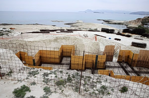 ΥΠΕΝ: «Παγώνουν» οι οικοδομικές εργασίες στη Μήλο – Τι προβλέπει η νέα τροπολογία για τα Ειδικά Πολεοδομικά Σχέδια