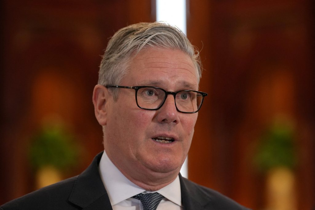 Στάρμερ κατά Τραμπ και Πούτιν για το ενεργειακό κόστος: «Κουράστηκαν οι πολίτες από τις αυξήσεις»