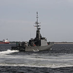 Ένταση στα Στενά του Ορμούζ: Ιρανικό πολεμικό έδωσε εντολή σε αμερικανικό πλοίο να αλλάξει κατεύθυνση