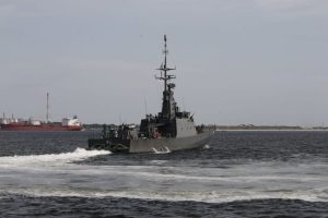 Ένταση στα Στενά του Ορμούζ: Ιρανικό πολεμικό πλοίο ζήτησε από αντιτορπιλικό των ΗΠΑ να αλλάξει κατεύθυνση