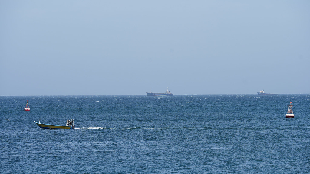 Reuters: Το Ιράν σχεδιάζει να ανοίξει με περιορισμένο και ελεγχόμενο τρόπο τα Στενά του Ορμούζ την Πέμπτη ή την Παρασκευή