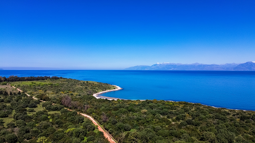 Πρωτομαγιά: Ποιες πόλεις επιλέγουν οι Έλληνες σε Ελλάδα και εξωτερικό για μια ανοιξιάτικη απόδραση