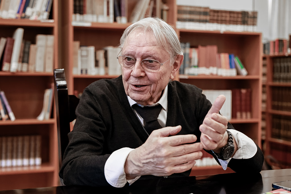 Milo Manara στα ΝΕΑ: «Το άλλοτε απελευθερωτικό, σήμερα μπορεί να θεωρηθεί προσβλητικό»