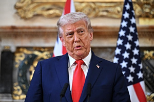 Νέα φωτογραφία με τον Ιησού ανάρτησε ο Τραμπ, αυτή τη φορά να τον αγκαλιάζει – «Νομίζω ότι είναι πολύ ωραίο»