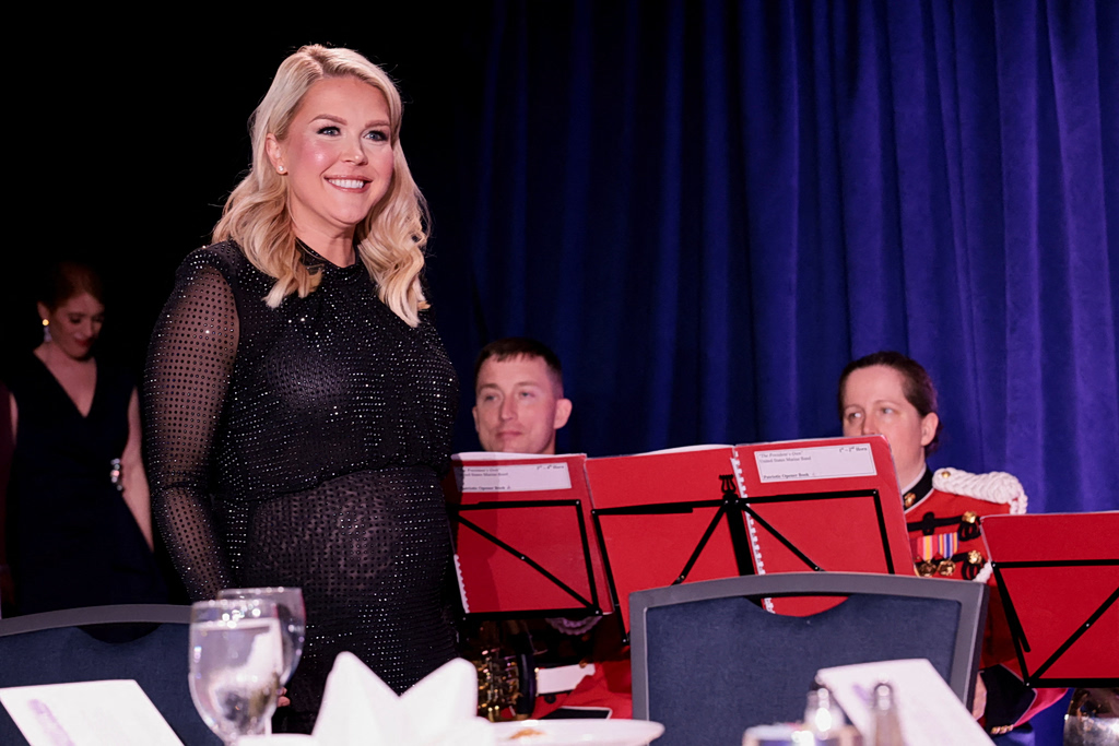 Η απίστευτη ατάκα της Λέβιτ πριν την επίθεση στο δείπνο των ανταποκριτών – «Σήμερα θα ακουστούν πυροβολισμοί!»