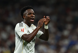 Το ειρωνικό χειροκρότημα του Βινίσιους μετά τον αποκλεισμό της Ρεάλ (vid)