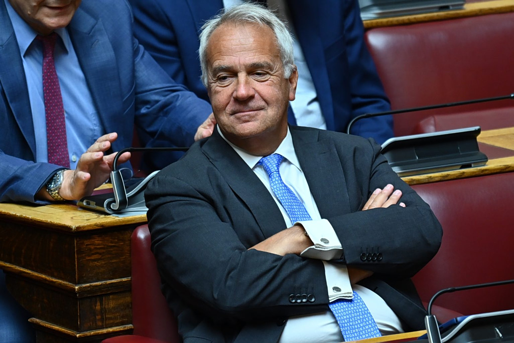 Ελιγμοί κι αλεξικέραυνα