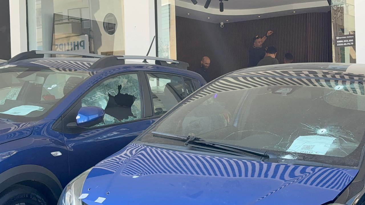 &Pi;&upsilon;&rho;&omicron;&beta;&omicron;&lambda;&iota;&sigma;&mu;&omicron;ί &sigma;&tau;&eta; &Beta;&alpha;&sigma;&iota;&lambda;ί&sigma;&sigma;&eta;&sigmaf; Ό&lambda;&gamma;&alpha;&sigmaf;: &laquo;&Xi;&epsilon;&kappa;&alpha;&theta;ά&rho;&iota;&sigma;&mu;&alpha;&raquo; &mu;&epsilon; &phi;ό&nu;&tau;&omicron; &upsilon;&pi;ό&theta;&epsilon;&sigma;&eta; &epsilon;&kappa;&beta;&iota;&alpha;&sigma;&mu;&omicron;ύ