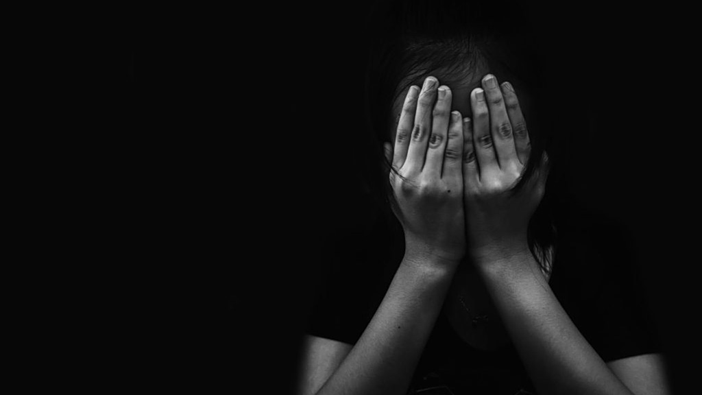 Φρίκη στις ΗΠΑ: Μητριά κακοποιούσε επί σειρά ετών την 14χρονη αυτιστική κόρη της