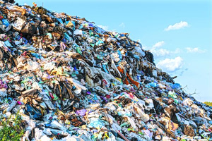 Τα σκουπίδια τιμούν τις παραδόσεις