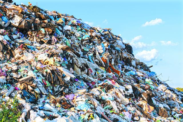 Τα σκουπίδια τιμούν τις παραδόσεις