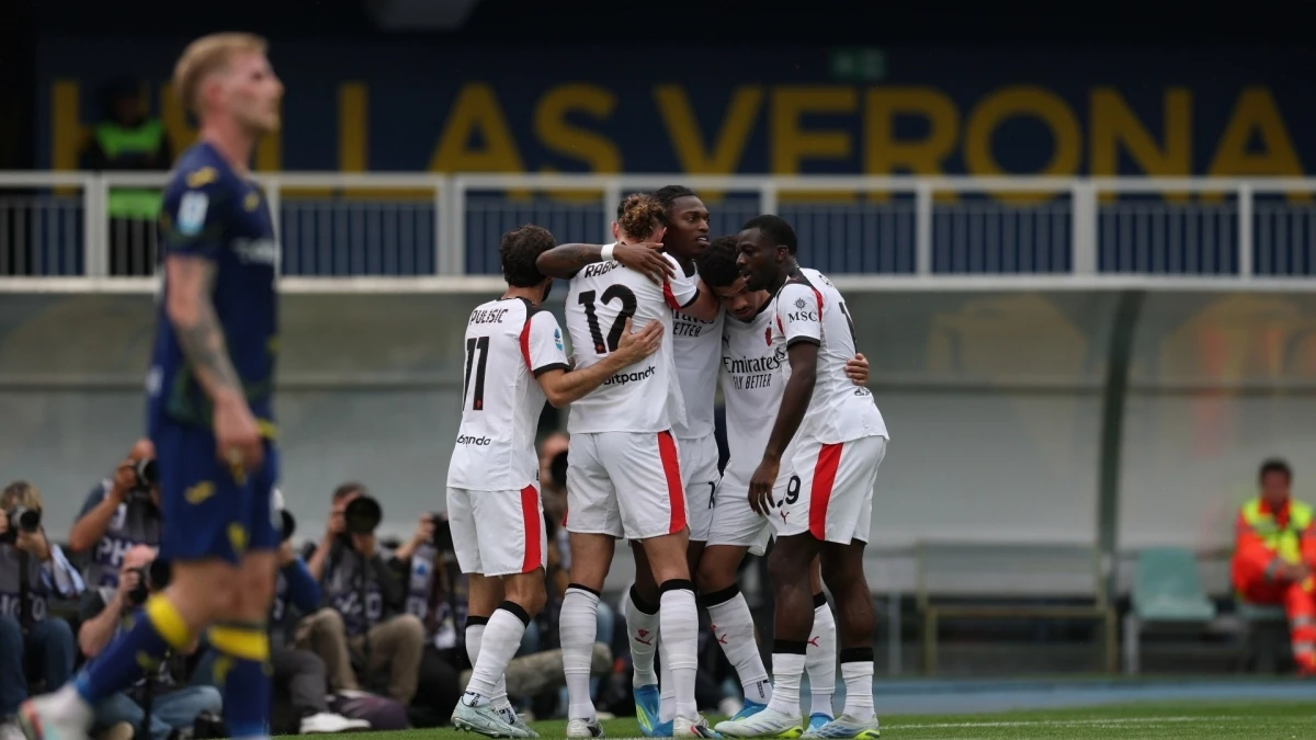 Serie A: &Eta; &Mu;ί&lambda;&alpha;&nu; &laquo;&alpha;&pi;έ&delta;&rho;&alpha;&sigma;&epsilon;&raquo; &mu;&epsilon; &pi;&omicron;&lambda;ύ&tau;&iota;&mu;&omicron; &tau;&rho;ί&pi;&omicron;&nu;&tau;&omicron; &xi;&epsilon;&pi;&epsilon;&rho;&nu;ώ&nu;&tau;&alpha;&sigmaf; &tau;&eta; &Nu;ά&pi;&omicron;&lambda;&iota; &ndash; &Eta; &Kappa;&rho;&epsilon;&mu;&omicron;&nu;έ&zeta;&epsilon; ά&nu;&tau;&epsilon;&xi;&epsilon; &sigma;&tau;&eta; &pi;ί&epsilon;&sigma;&eta; &tau;&eta;&sigmaf; &Tau;&omicron;&rho;ί&nu;&omicron;