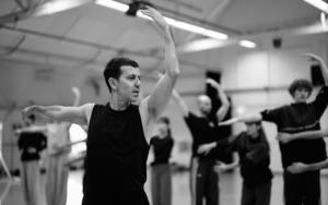 Αντώνης Φωνιαδάκης: «Εκπαίδευσα τους άλλους να με βλέπουνε»