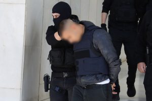 Αγιος Δημήτριος: Ραντεβού θανάτου για τα μάτια μιας κοπέλας