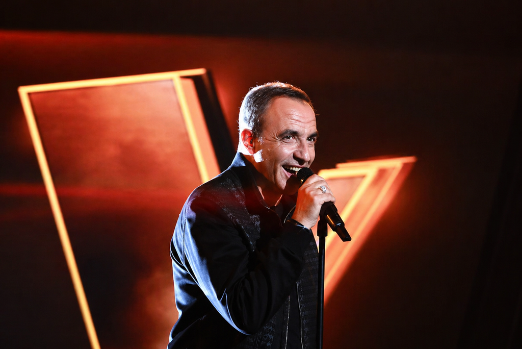 Η εμφάνιση έκπληξη του Νίκου Αλιάγα στο γαλλικό Voice – Τραγούδησε τον «Μέτοικο» και έκανε την Λάρα Φαμπιάν να γυρίσει την καρέκλα – (video)