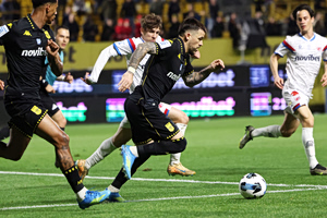 Ματσάρα στο «Βικελίδης»… και επιτέλους νίκη ο Άρης!