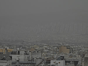 Καιρός: Νεφώσεις, τοπικές βροχές και μεταφορά αφρικανικής σκόνης