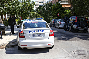 Πανεπιστημιούπολη: Εμπρηστική επίθεση σε βάρος πραγματογνώμονα της τραγωδίας των Τεμπών – Έκαψαν το αμάξι του