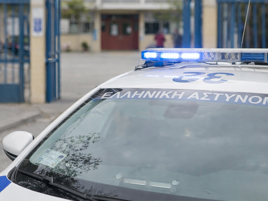 Γλυφάδα: Επιδρομή στο 5ο Γυμνάσιο και Λύκειο – Έκλεψαν υπολογιστές, 8.000 ευρώ και έκαναν βανδαλισμούς