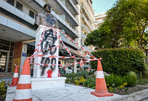 Θεσσαλονίκη: Βανδάλισαν την προτομή του Γιώργου Λυγγερίδη – «Εμετική πράξη» λένε οι αστυνομικοί
