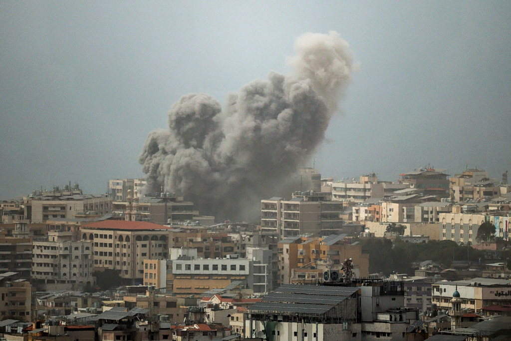 Ιρακινό πετρελαιοφόρο πέρασε από τα Στενά του Ορμούζ – Το Ισραήλ χτυπά ξανά τη Βηρυτό