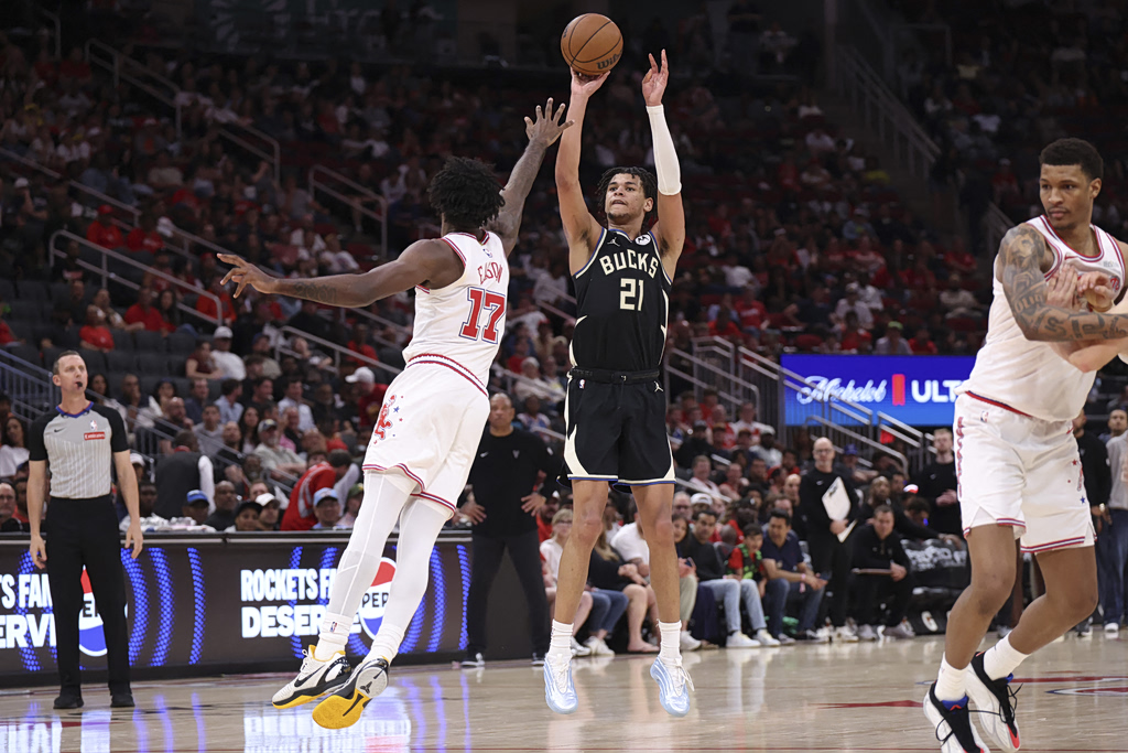 NBA: Αγωνίστηκε ενάντια στους Ρόκετς ο Άλεξ Αντετοκούνμπο, ακόμα ένα τριπλ-νταμπλ για τον Γιόκιτς