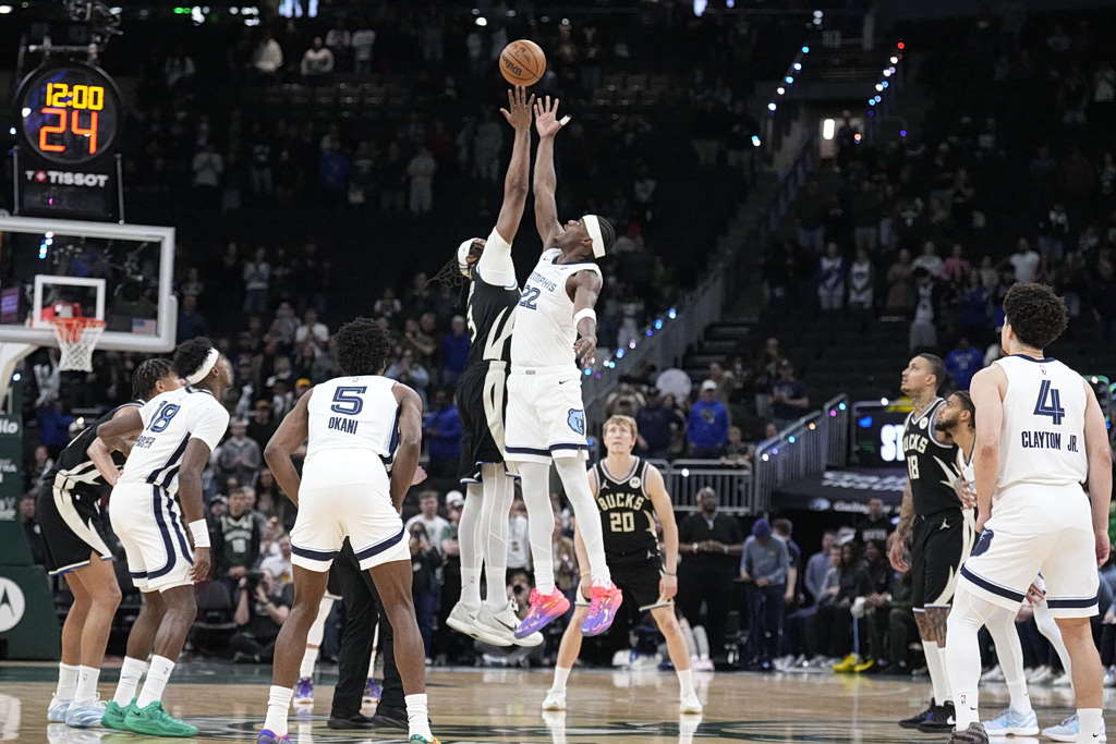 NBA: Ασίστ Άλεξ σε Θανάση Αντετοκούνμπο στην νίκη των Μπακς, τα «έψαλλε» ο Λεμπρόν στον γιο του στον αγώνα των Λέικερς (vid)