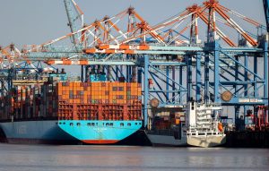 Η «χρυσή» χρονιά των δασμών: Πώς ο εμπορικός πόλεμος εκτόξευσε τα έσοδα των ευρωπαϊκών τελωνείων