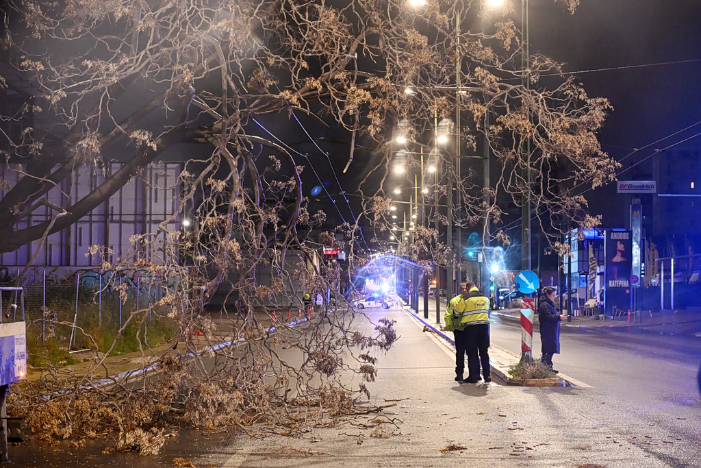 Τη μισή Ελλάδα χτυπά η κακοκαιρία Erminio – Σε κατάσταση συναγερμού η Αττική
