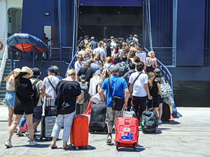 Κορυφώνεται η πασχαλινή έξοδος από τα λιμάνια – Αυξημένη κίνηση και τη Μεγάλη Παρασκευή, σε επιφυλακή το Λιμενικό