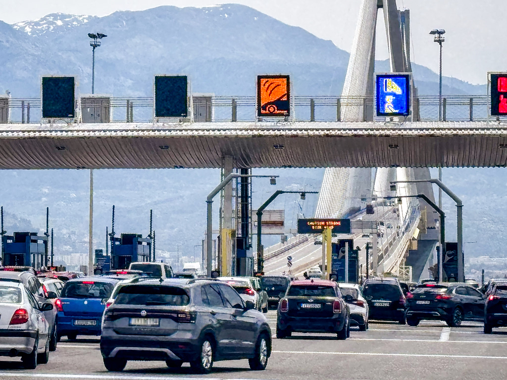 &Alpha;&upsilon;&xi;&eta;&mu;έ&nu;&eta; &kappa;ί&nu;&eta;&sigma;&eta; &sigma;&tau;&eta;&nu; &gamma;έ&phi;&upsilon;&rho;&alpha; &Rho;ί&omicron;&upsilon;-&Alpha;&nu;&tau;&iota;&rho;&rho;ί&omicron;&upsilon; &ndash; K&lambda;&epsilon;&iota;&sigma;&tau;ή &eta; &pi;&omicron;&rho;&theta;&mu;&epsilon;&iota;&alpha;&kappa;ή &gamma;&rho;&alpha;&mu;&mu;ή &lambda;ό&gamma;&omega; &iota;&sigma;&chi;&upsilon;&rho;ώ&nu; &alpha;&nu;έ&mu;&omega;&nu;