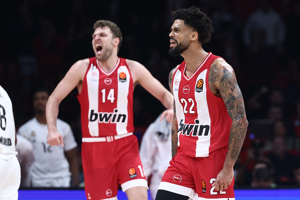 Ολυμπιακός – Ρεάλ Μαδρίτης 102-88: Παράσταση Ντόρσεϊ και Βεζένκοβ και μεγάλη νίκη των «ερυθρόλευκων»