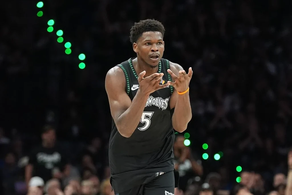 Οι Τίμπεργουλβς διέλυσαν τους Νάγκετς με σόου Ντοσούνμου – Ο ΜακΚόλουμ λύγισε τους Νικς και οι Ράπτορς μείωσαν τη σειρά παραμένοντας «ζωντανοί»