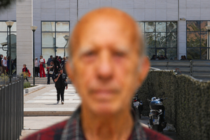 Ποινική δίωξη για βαριά αδικήματα στον 89χρονο για τους πυροβολισμούς