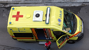 Τραγωδία στο υπουργείο Τουρισμού – Νεκρή γυναίκα που έπεσε από τον 2ο όροφο