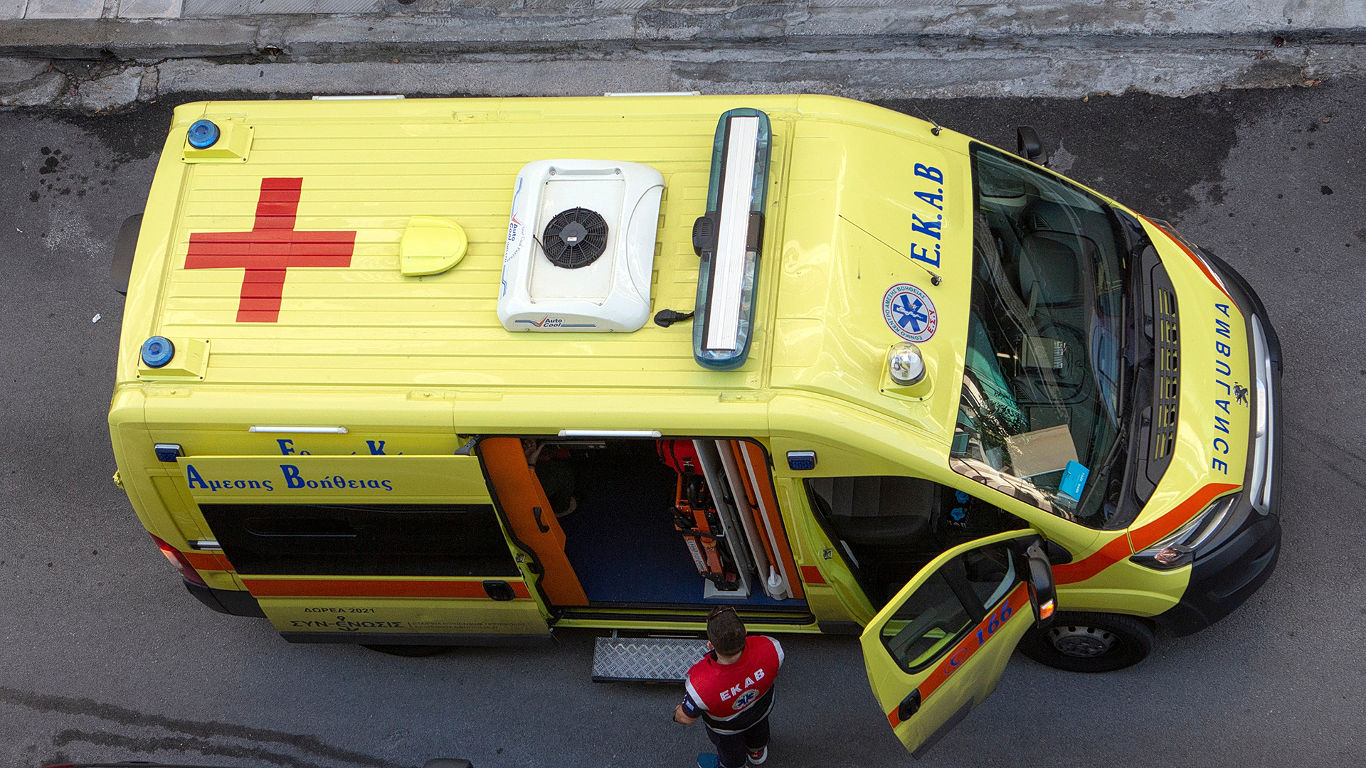 &Tau;&rho;&alpha;&gamma;&omega;&delta;ί&alpha; &sigma;&tau;&omicron; &upsilon;&pi;&omicron;&upsilon;&rho;&gamma;&epsilon;ί&omicron; &Tau;&omicron;&upsilon;&rho;&iota;&sigma;&mu;&omicron;ύ &ndash; &Nu;&epsilon;&kappa;&rho;ή &gamma;&upsilon;&nu;&alpha;ί&kappa;&alpha; &pi;&omicron;&upsilon; έ&pi;&epsilon;&sigma;&epsilon; &alpha;&pi;ό &tau;&omicron;&nu; 2&omicron; ό&rho;&omicron;&phi;&omicron;