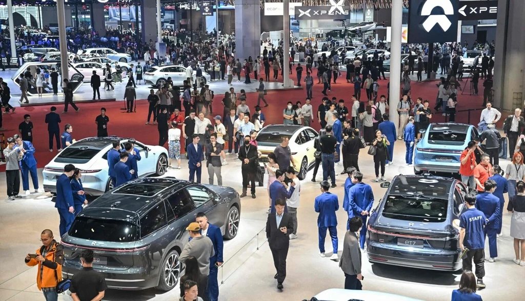 Σαλόνι Αυτοκινήτου Πεκίνο: Μια έκθεση μαμούθ με φουλ τεχνολογία