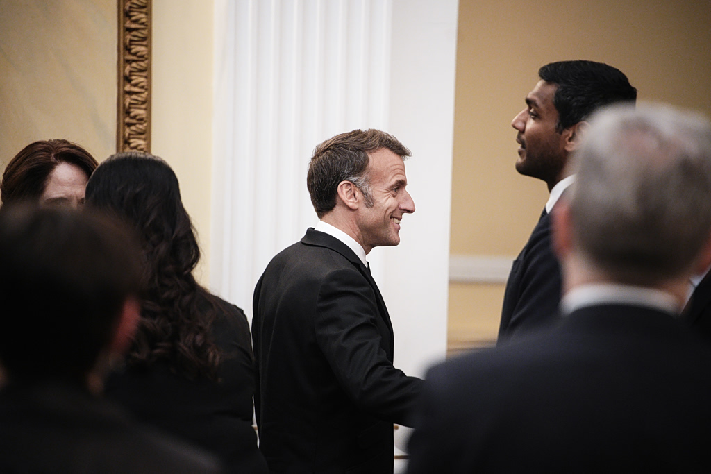 Από τη γέφυρα του «Κίμωνα», στο σαλόνι του Μαξίμου ο Μακρόν – Ανανεώνεται η αμυντική συνεργασία, υπογράφονται συμφωνίες