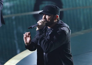 Δεκαοκτώ χρόνια καθαρός: Ο Eminem μοιράζεται το προσωπικό του ορόσημο