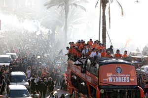 Το μεγάλο γλέντι από τους Ομιλίτες για τον Κυπελλούχο Ελλάδας ΟΦΗ – Παράνοια στο Ηράκλειο (pics,vids)