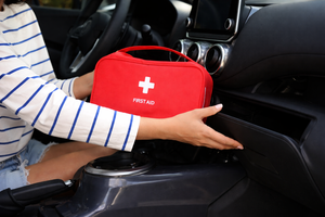 Φαρμακείο αυτοκινήτου: Τι πρέπει να έχετε μαζί σας για να μην φάτε πρόστιμο, κάθε πότε ανανεώνεται