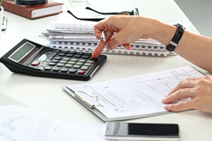 Φορολογικές δηλώσεις: Πλησιάζει η αυτόματη υποβολή από την ΑΑΔΕ – Τι πρέπει να ελέγξουν οι φορολογούμενοι