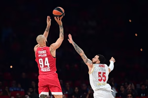 Να ξεχάσει τον τίτλο του φαβορί