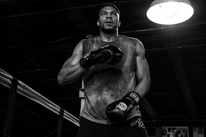 Ο Γιάννης έβαλε τα γάντια της πυγμαχίας και μπήκε στο ρινγκ