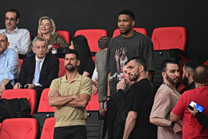 EuroLeague: Αντετοκούνμπο και Τζόκοβιτς μαζί στο ΣΕΦ για το Ολυμπιακός – Μονακό (pics)