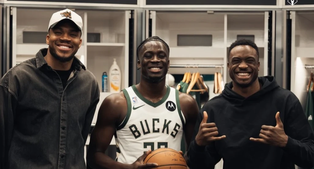 NBA: Ντεμπούτο για Άλεξ Αντετοκούνμπο στην νίκη των Μπακς, ο «σίφουνας» Ντόνσιτς οδήγησε τους Λέικερς στα Play-offs