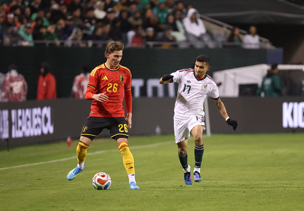 Απίθανο γκολ που θύμισε Μέσι και Μαραντόνα του Μίκα Γκοντς στην Ολλανδία (vid)