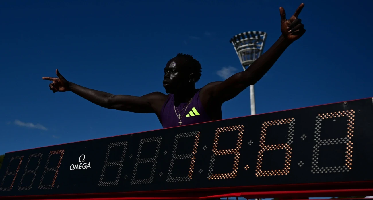 &Omicron; 18&chi;&rho;ό&nu;&omicron;&sigmaf; &Gamma;&kappa;&omicron;&upsilon;&tau; &Gamma;&kappa;&omicron;&upsilon;&tau; &laquo;&sigma;&pi;ά&epsilon;&iota;&raquo; &rho;&epsilon;&kappa;ό&rho; &kappa;&alpha;&iota; &alpha;&pi;&epsilon;&iota;&lambda;&epsilon;ί &tau;&omicron;&nu; &Mu;&pi;&omicron;&lambda;&tau;