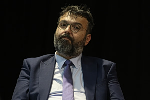 Ενόχληση για τις προτροπές αυτοδιάλυσης ΣΥΡΙΖΑ-ΝΕΑΡ από τον Γιώργο Βασιλειάδη