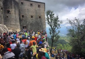Τραγωδία στην Αϊτή: Τουλάχιστον 30 νεκροί σε ποδοπάτημα πλήθους – Συγκλονιστικά βίντεο
